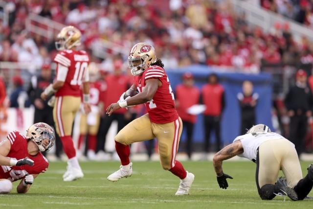 49ers-Dolphins: Deebo Samuel, Trent Williams active