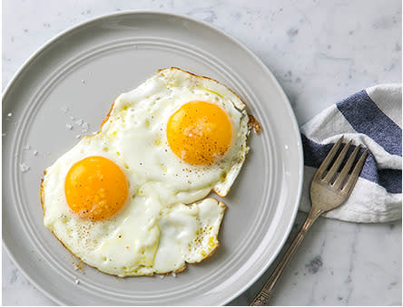 Fried Egg with Perfect Runny Egg Yolk » the practical kitchen