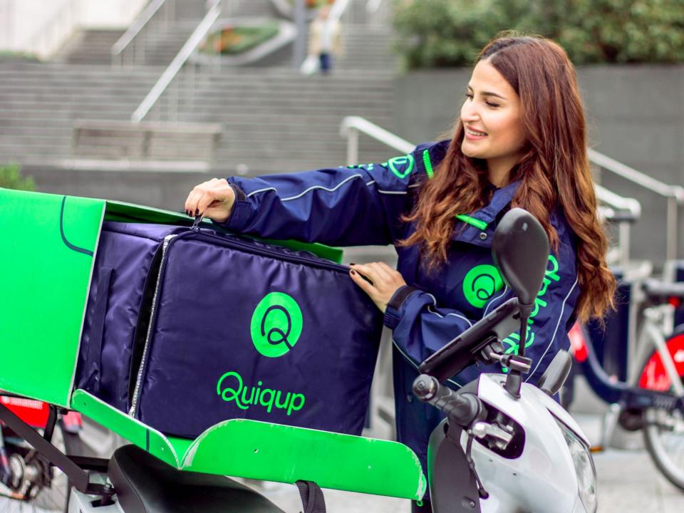 Quiqee photo courier delivery