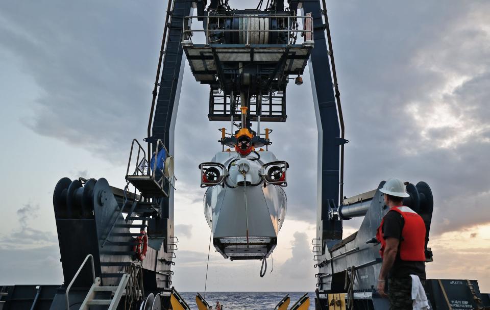 Alvin launches to a dive in the Puerto Rico Trench as part of the sub’s science verification expedition this summer.