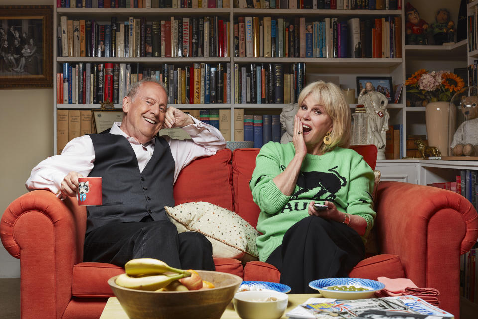 Gyles Brandreth and Joanna Lumley will be back in the new series of Celebrity Gogglebox. (Channel 4)