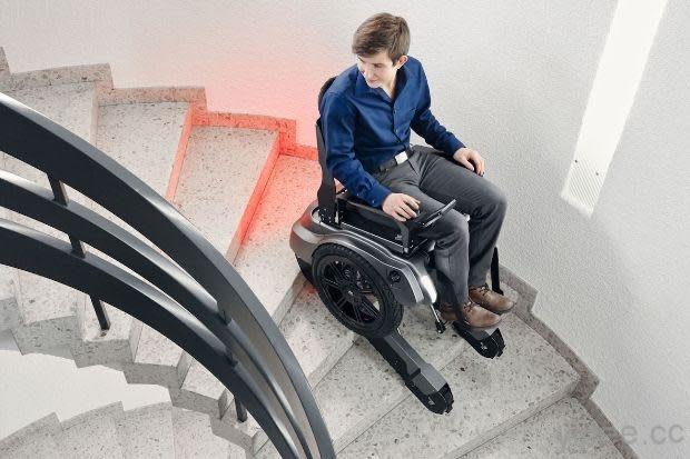 超暖心設計，瑞士研究生研發會爬樓梯的電動輪椅