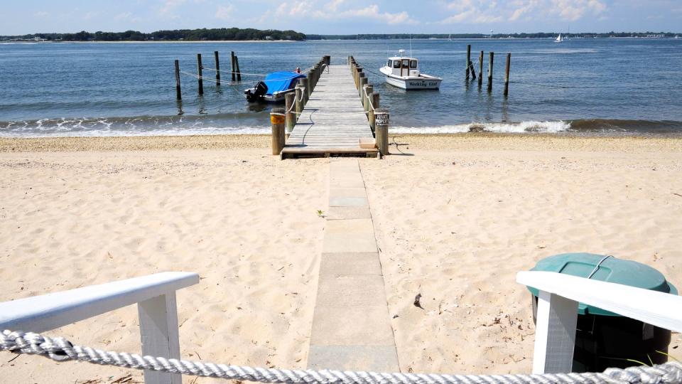 crescent beach shelter island