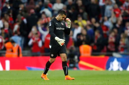 Football - Reading v Arsenal - FA Cup Semi Final - Wembley Stadium - 18/4/15 Reading's Adam Federici looks dejected at the end of the match Action Images via Reuters / Carl Recine Livepic