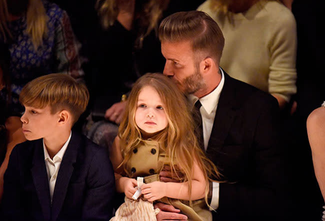 harper-beckham-burberry-trench