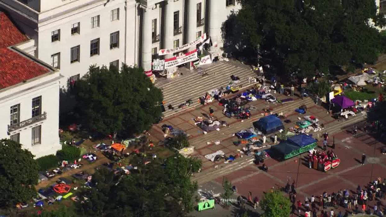 <div>Pro-Palestinian encampment being dismantled on UC Berkeley's campus. May 14, 2024.</div>