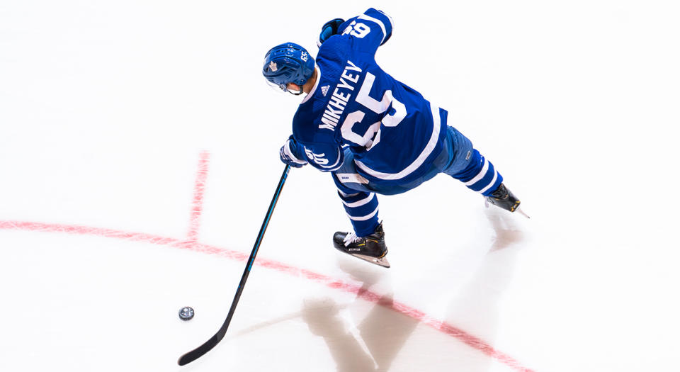 TORONTO, ON - DECEMBER 17: Ilya Mikheyev #65 of the Toronto Maple Leafs takes part in warm ups against the Buffalo Sabres at the Scotiabank Arena on December 17, 2019 in Toronto, Ontario, Canada. (Photo by Mark Blinch/NHLI via Getty Images) 