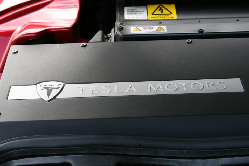 Tesla Roadster ‘Signature One Hundred’ Series._11