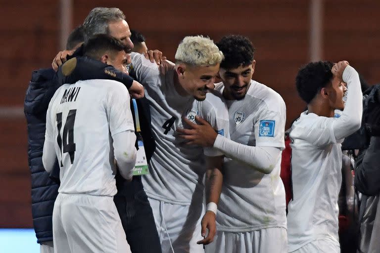 Los integrantes de la selección de Israel festejan la histórica gesta: el equipo jugará octavos de final de un Mundial por primera vez en la historia