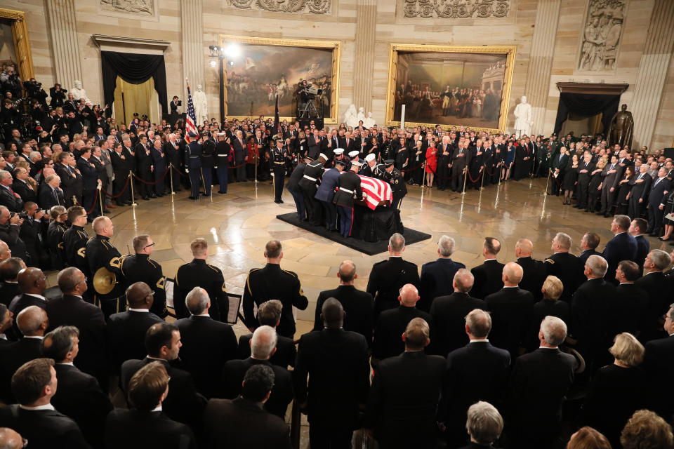 The casket of former President George H.W. Bush arrives to lies in state in the U.S. Capitol Rotunda on December 3, 20018 in Washington, DC. (Photo: Jonathan Ernst-Pool/Getty Images)