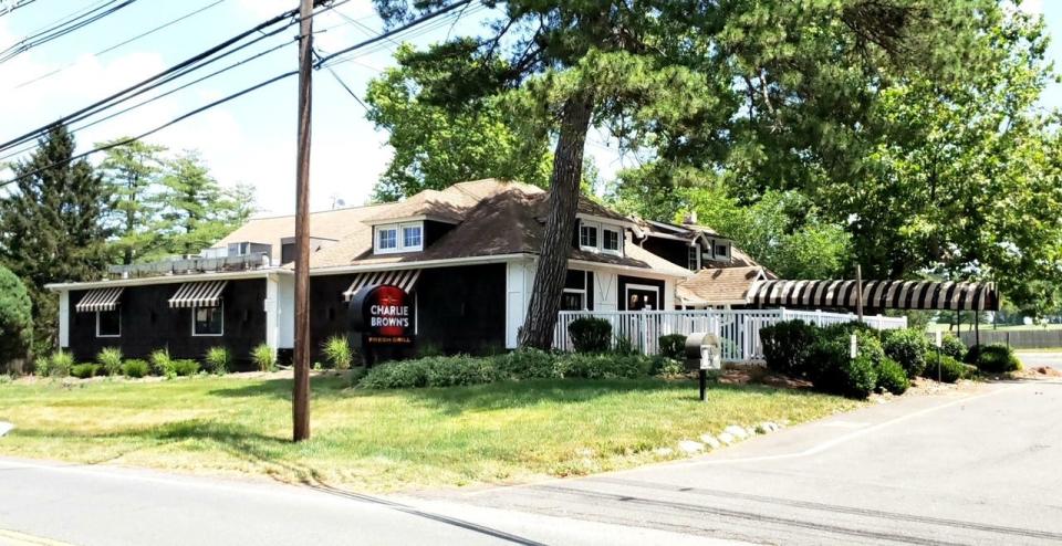 The shuttered Charlie Brown's restaurant on Plainfield Road in Edison.