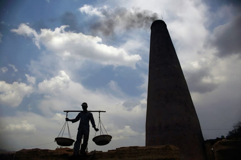 There are more than 150,000 kilns in India, Bangladesh, Pakistan and Nepal belching out thousands of tonnes of soot -- known as black carbon -- a major air pollutant and the second largest contributor to climate change after carbon dioxide