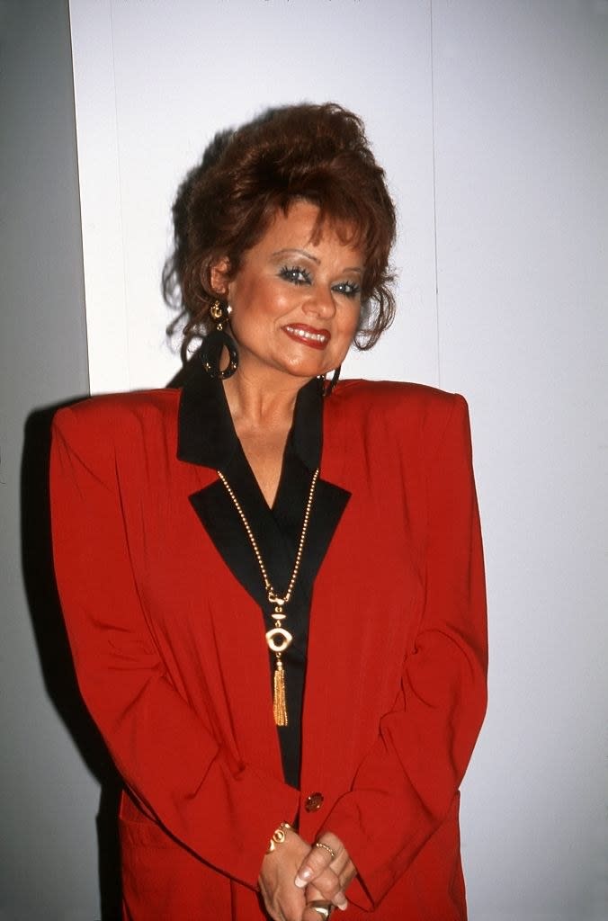 Bakker posing for a portrait at a hotel in 1996