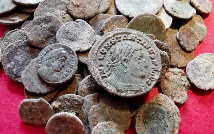 Roman coins found in La Cuesta de Berció - Ministry of Culture of the Principality of Asturias 