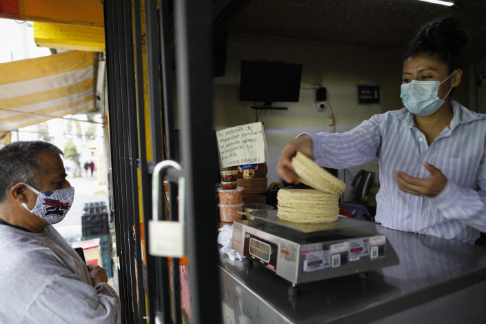 Las tortillas se usan para todo en México. (AP Photo/Rebecca Blackwell)