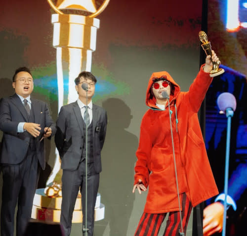 Namewee wins his first award in Taiwan