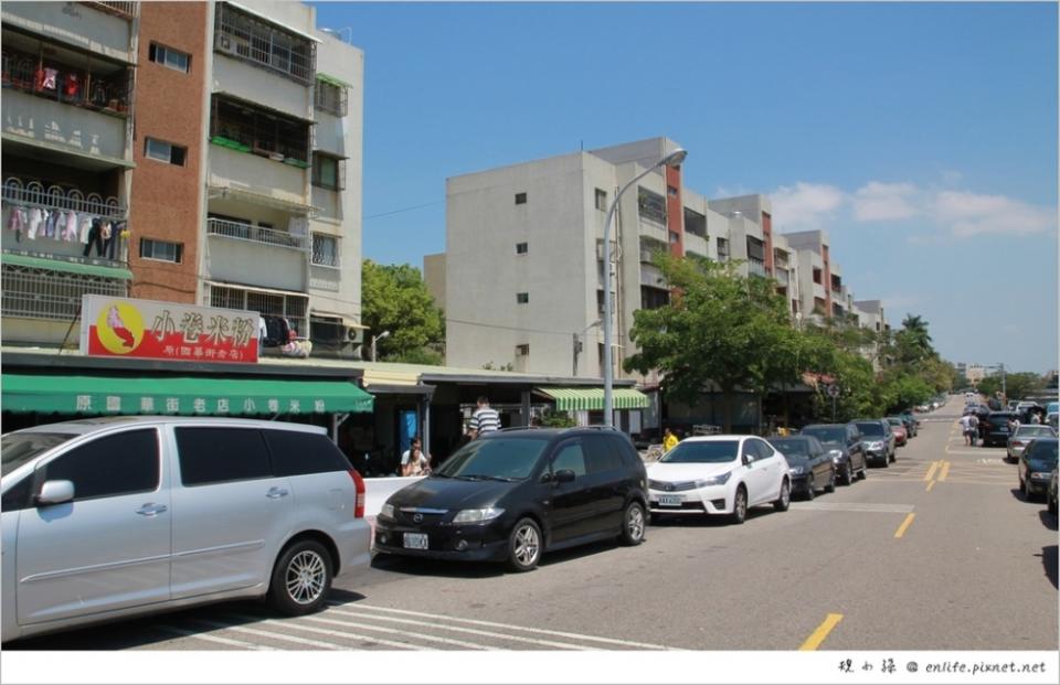 在地人狠推的正港小卷米粉！安平工業區小卷米粉 〈原國華街老店〉，不在鬧區依然人潮不減