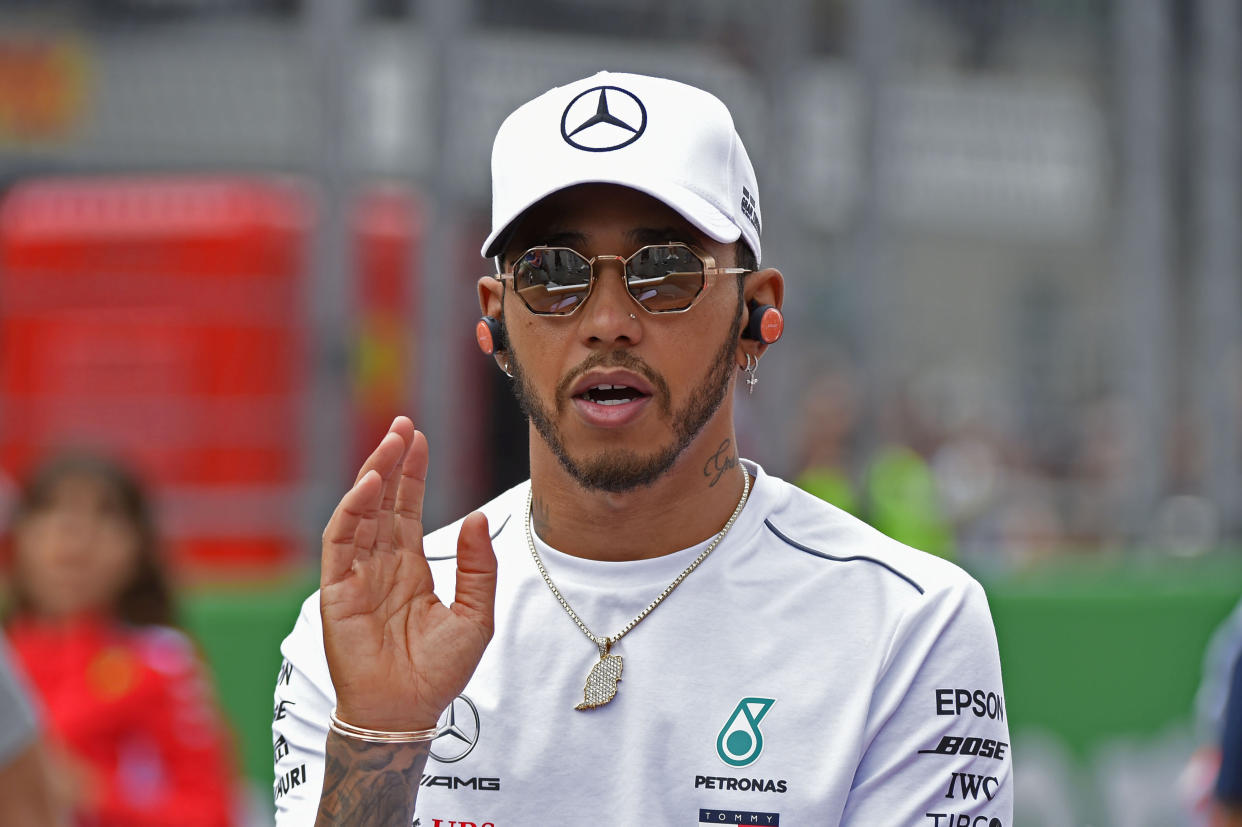 Mercedes’ British driver Lewis Hamilton takes part in the drivers’ parade, prior to the start of the F1 Mexico Grand Prix at the Autodromo Hermanos Rodriguez in Mexico City, Mexico October 28, 2018. (Alfredo Estrella/Pool via Reuters)