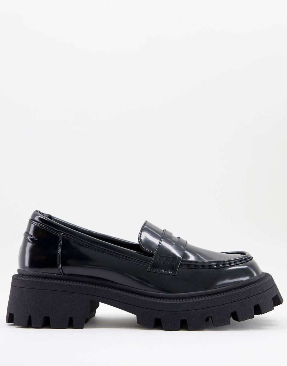 <p>;/p><p>Mulled chunky loafer in black</p><p>$26.10</p><p>us.asos.com</p>