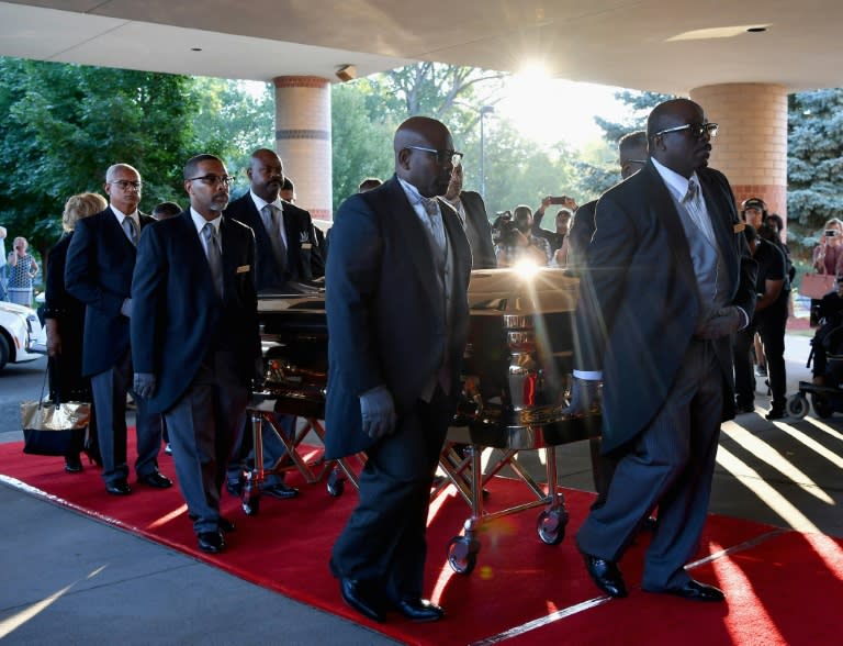 Aretha Franklin's casket arrives at the Greater Grace Temple in Detroit ahead of the funeral ceremony