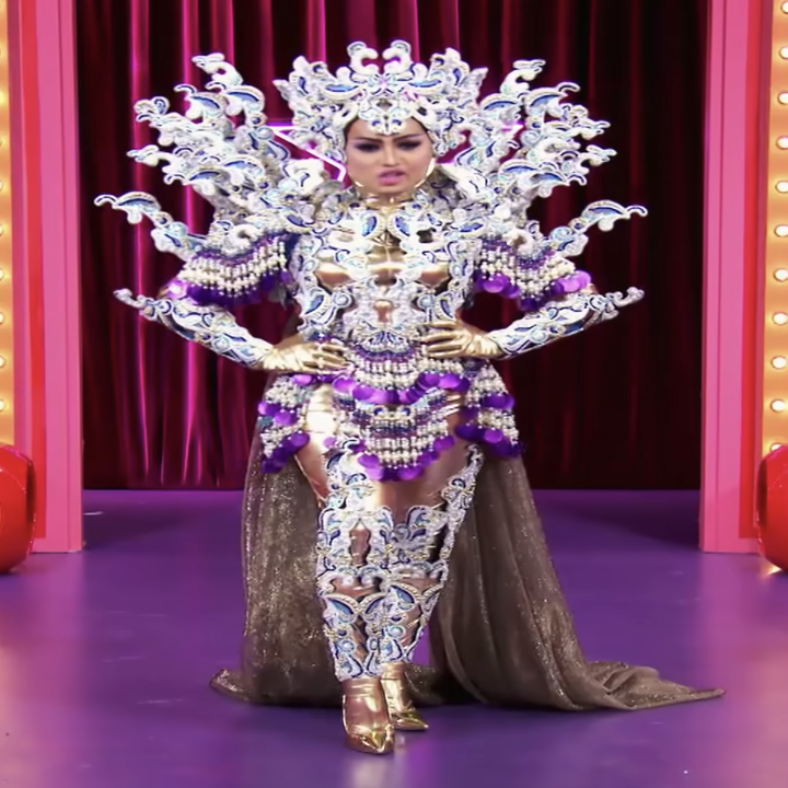 Ongina enters the Werk Room