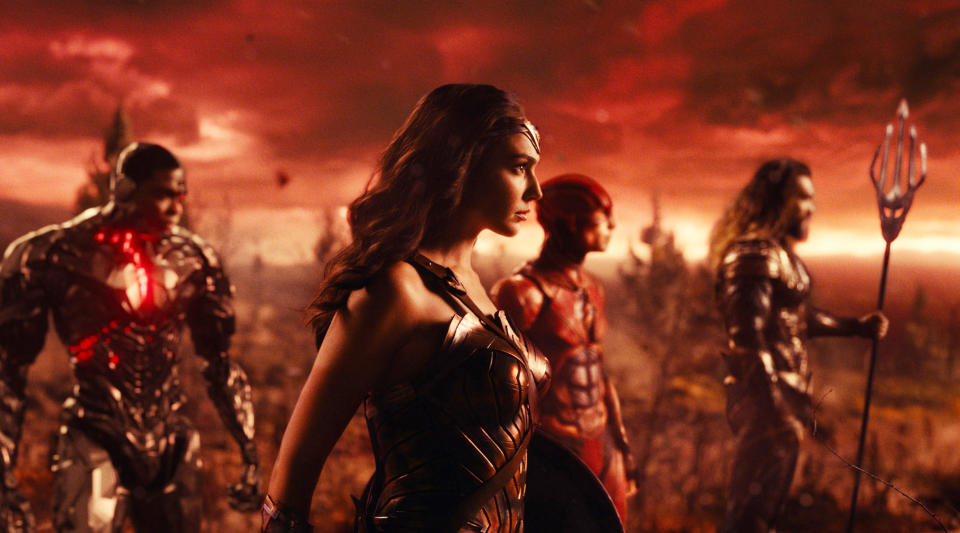 Ray Fisher, Gal Gadot, Ezra Miller and Jason Momoa assemble in 'Justice League' (Photo: Warner Bros. Pictures /Courtesy Everett Collection)