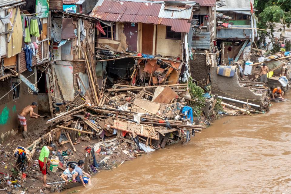 jakarta flood destruction