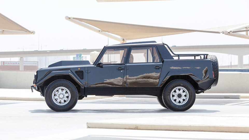 1990 Lamborghini LM002