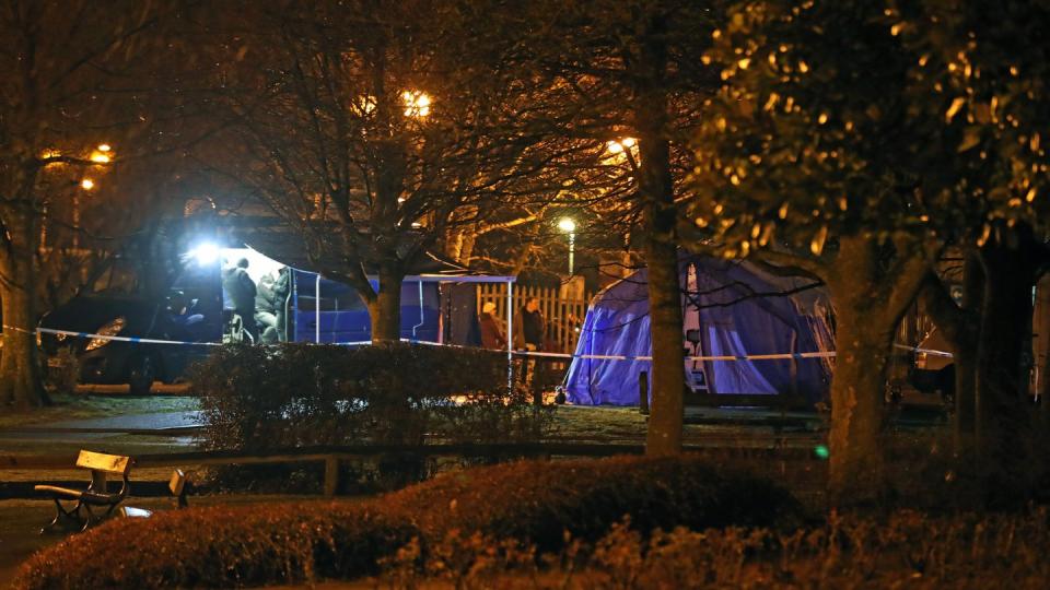 In diesem Park in Salisbury wurden Skripal und seine Tochter bewusstlos aufgefunden. Foto: Steve Parsons/PA Wire