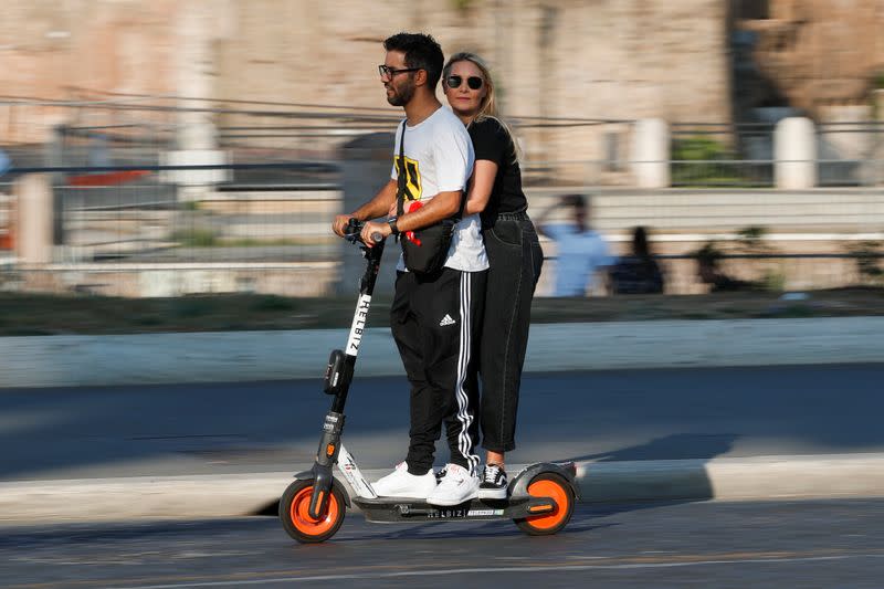 E-scooters gone wild! Rome boosts electric mobility amid lax rules