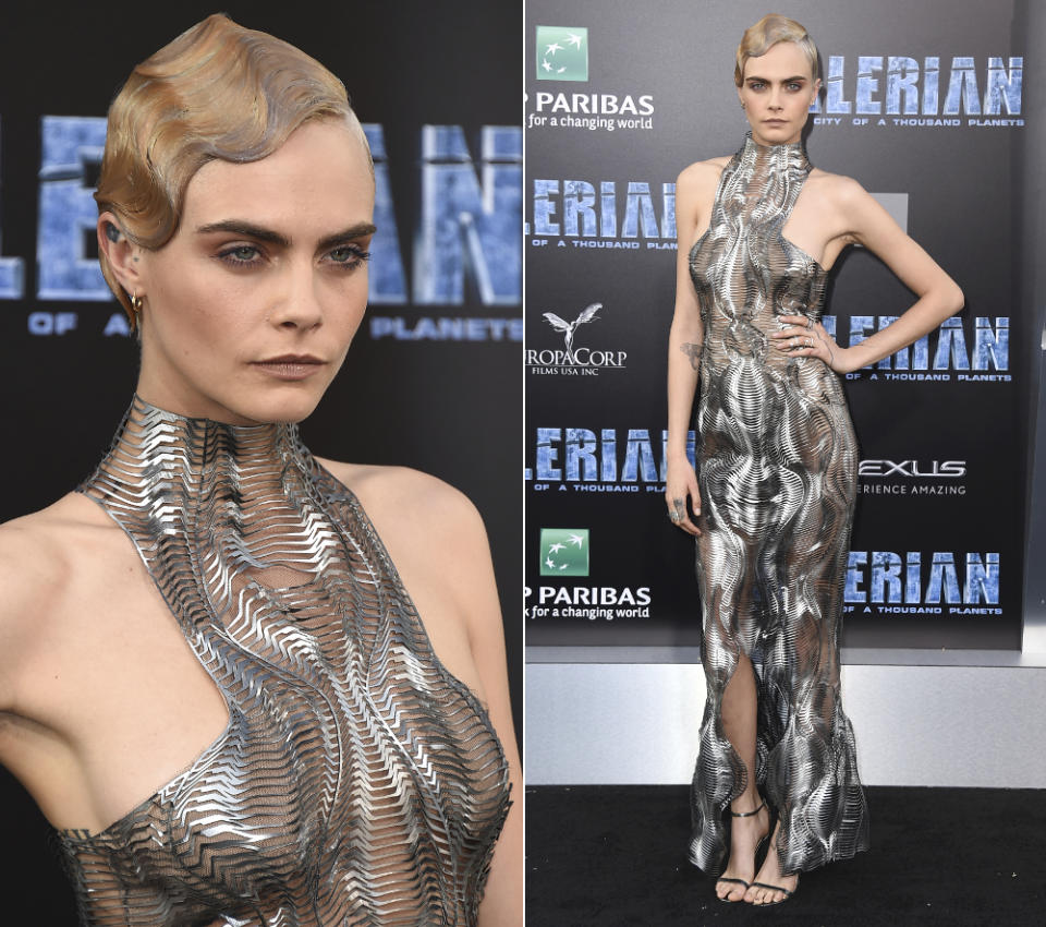 <p>Was für ein Auftakt: Bei der Weltpremiere in L.A. setzte Ex-Model und Hauptdarstellerin Cara Delevingne das futuristische Thema von „Valerian“ mit diesem Wahnsinns-Look der belgischen Avantgarde-Designerin Iris van Herpen um. Die smoothe Wellenfrisur und die schlichten „Minnys“ von Jimmy Choo ergänzten das Dress perfekt. (Bilder: AP) </p>