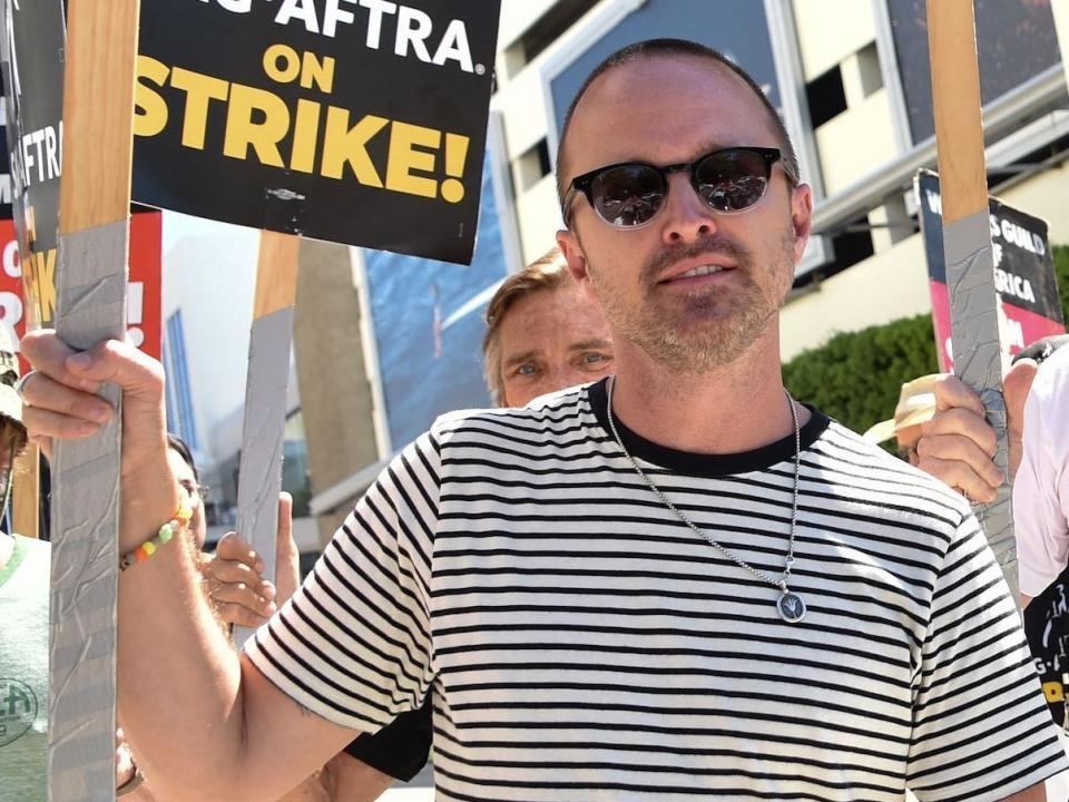 Aaron Paul joining the SAG picket line.