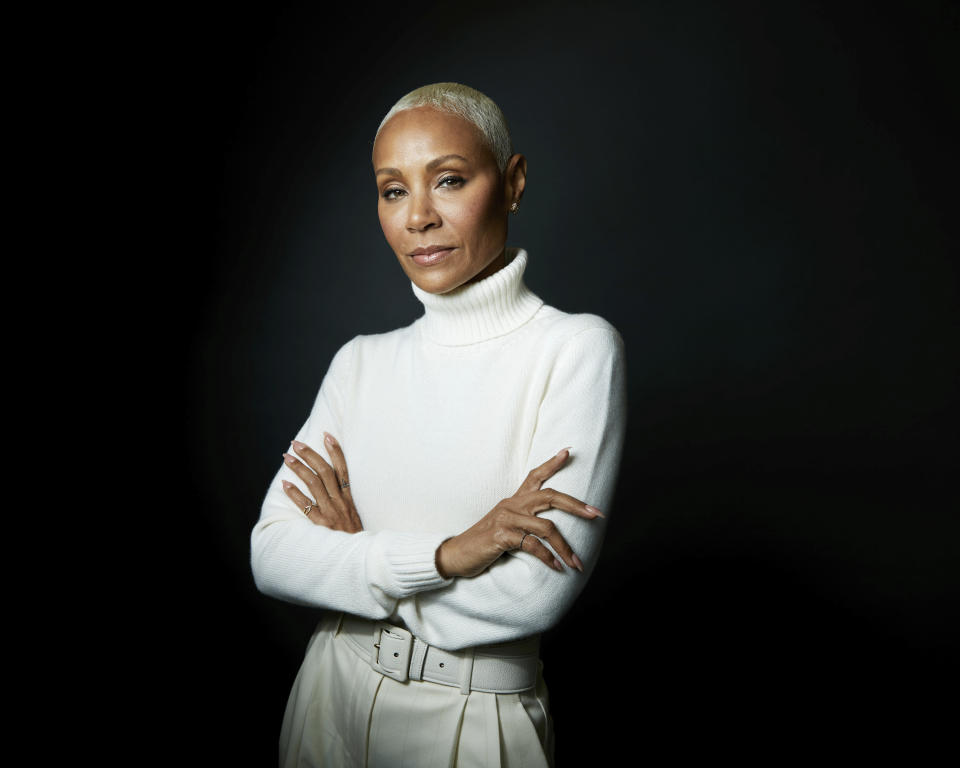 Jada Pinkett Smith posa para un retrato para promoversu libro de memorias "Worthy" el lunes 16 de octubre de 2023, en Nueva York. (Foto Taylor Jewell/Invision/AP)