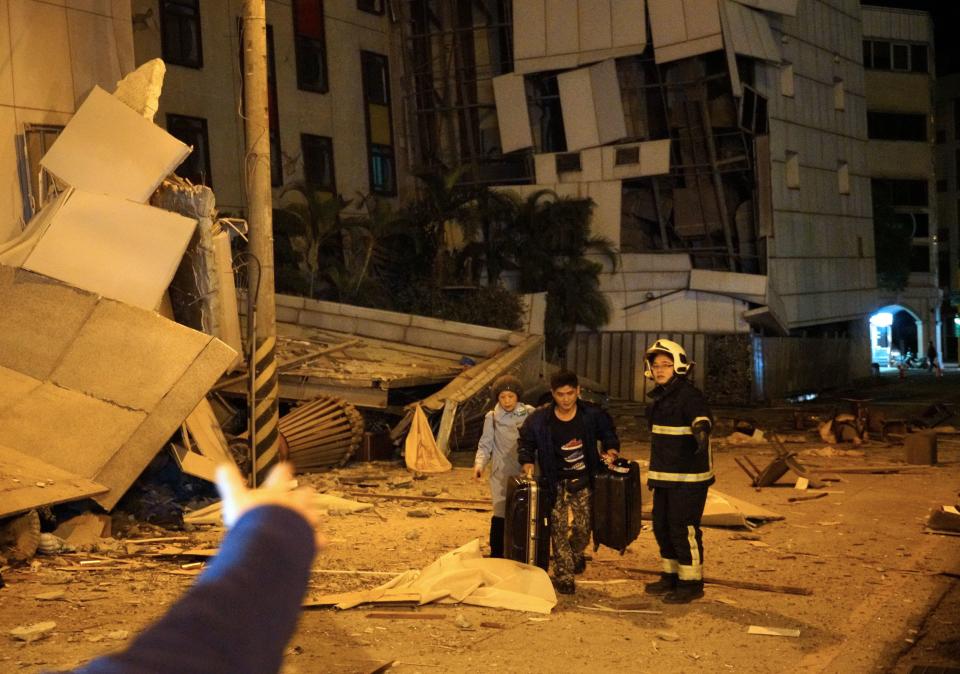 6.4 magnitude earthquake shakes Taiwan