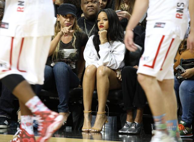 30 Times Celebrities Had a Blast Sitting Courtside Basketball Games