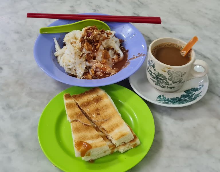 Sin Yoong Loong - breakfast 