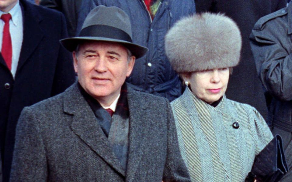 Raisa Gorbecheva (r), the late wife of then-Soviet leader Mikhail, helped to broker le Carré's visit - Reuters