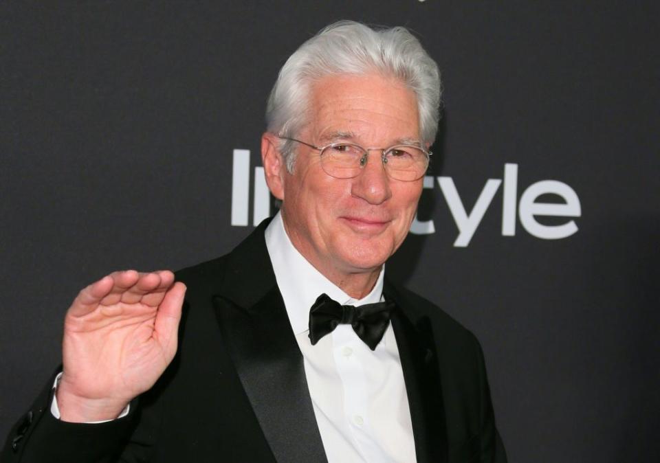 Il a un prénom de fille. Lorsque Richard Gere voit le jour, le 31 août 1949, à Philadelphie (Etats-Unis), ses parents lui donnent Tiffany, en 2e prénom. Auraient-ils préféré avoir une fille ? Pas du tout ! Il s’agit en fait du nom de jeune fille de sa mère, Doris ! ©JEAN-BAPTISTE LACROIX/AFP/Getty Images