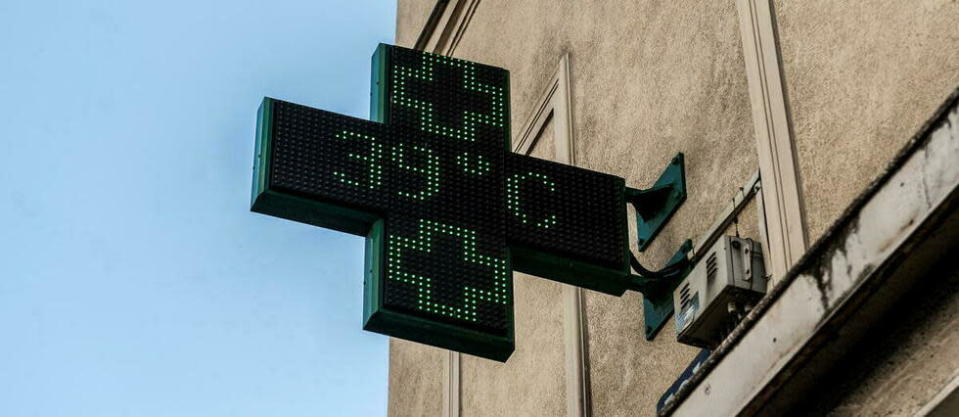 Jusqu'à 39 °C sont attendus dans le sud-est de la France&nbsp;lundi.  - Credit:MAGALI COHEN / Hans Lucas / Hans Lucas via AFP