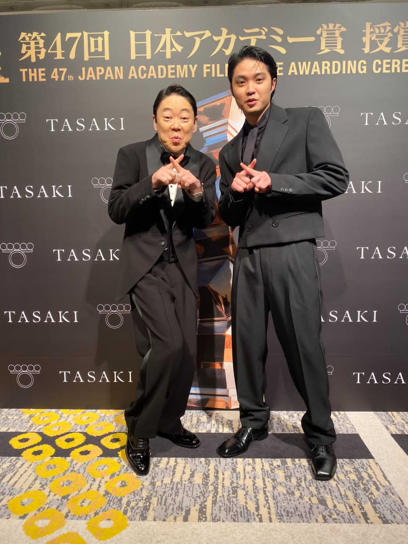 磯村勇斗（右）、阿部貞夫（左）日前參與第47屆日本奧斯卡頒獎典禮。（圖／翻攝自磯村勇斗X）