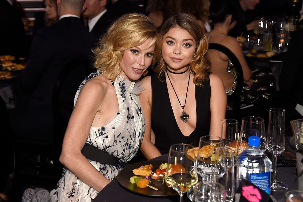 Julie Bowen approved of how TV daughter Sarah Hyland flirted with Wells Adams