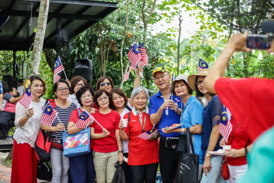 General picture of members of the public enjoying themselves during the Taman Tugu Human Library event at Taman Tugu Nursery September 8,2019. — Picture by Ahmad Zamzahuri