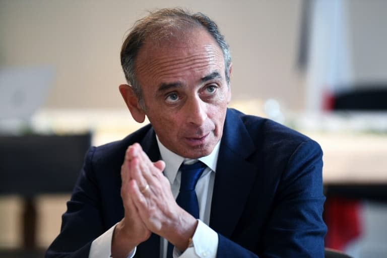 Le candidat d'extrême droite à la présidentielle Eric Zemmour, le 14 janvier 2022 à Honnecourt-sur-Escaut, dans le Nord - Bertrand GUAY © 2019 AFP