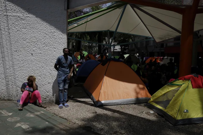 A group of people in a camp of Haitian migrants who have been stranded in the Plaza Giordano Bruno in Mexico City. / Credit: Gerardo Vieyra/NurPhoto via Getty Images