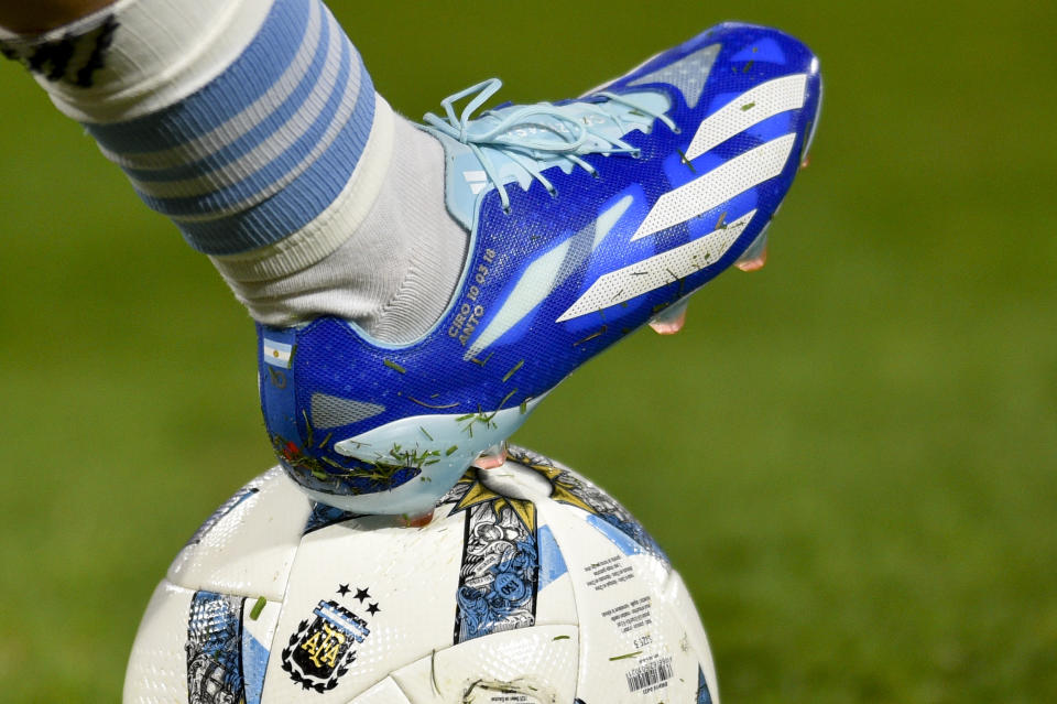 Argentina's Lionel Messi steps on the ball during a qualifying soccer match against Uruguay for the FIFA World Cup 2026 at La Bombonera stadium in Buenos Aires, Argentina, Thursday, Nov. 16, 2023. (AP Photo/Gustavo Garello)