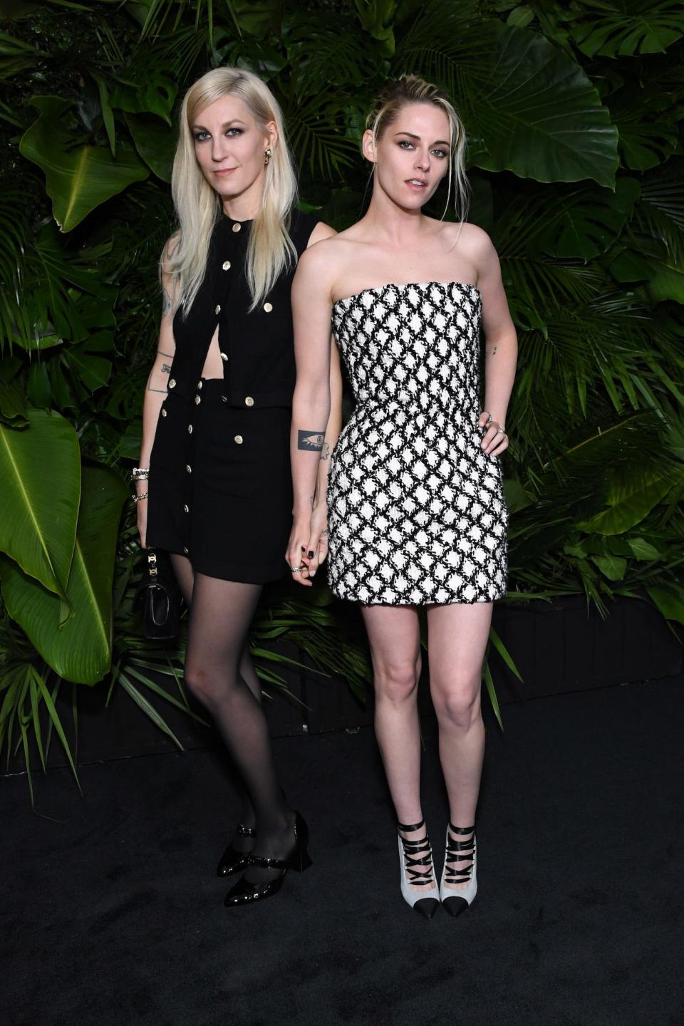 Dylan Meyer and Kristen Stewart at a Chanel dinner in California on March 26, 2022.