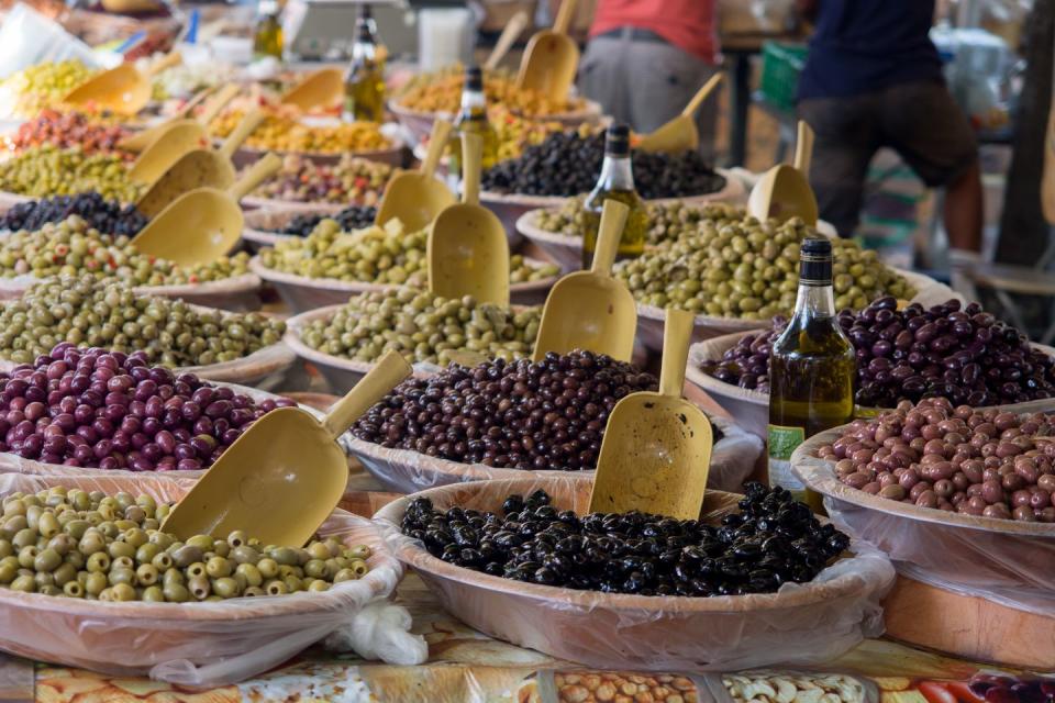 Photo credit: Food market in Arles. Marek Stefunko / EyeEm - Getty Images