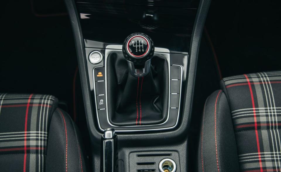 <p>With the manual transmission, the Rabbit Edition slides in just under $30K, at $29,790. Choosing the seven-speed dual-clutch automatic adds $1100.</p>