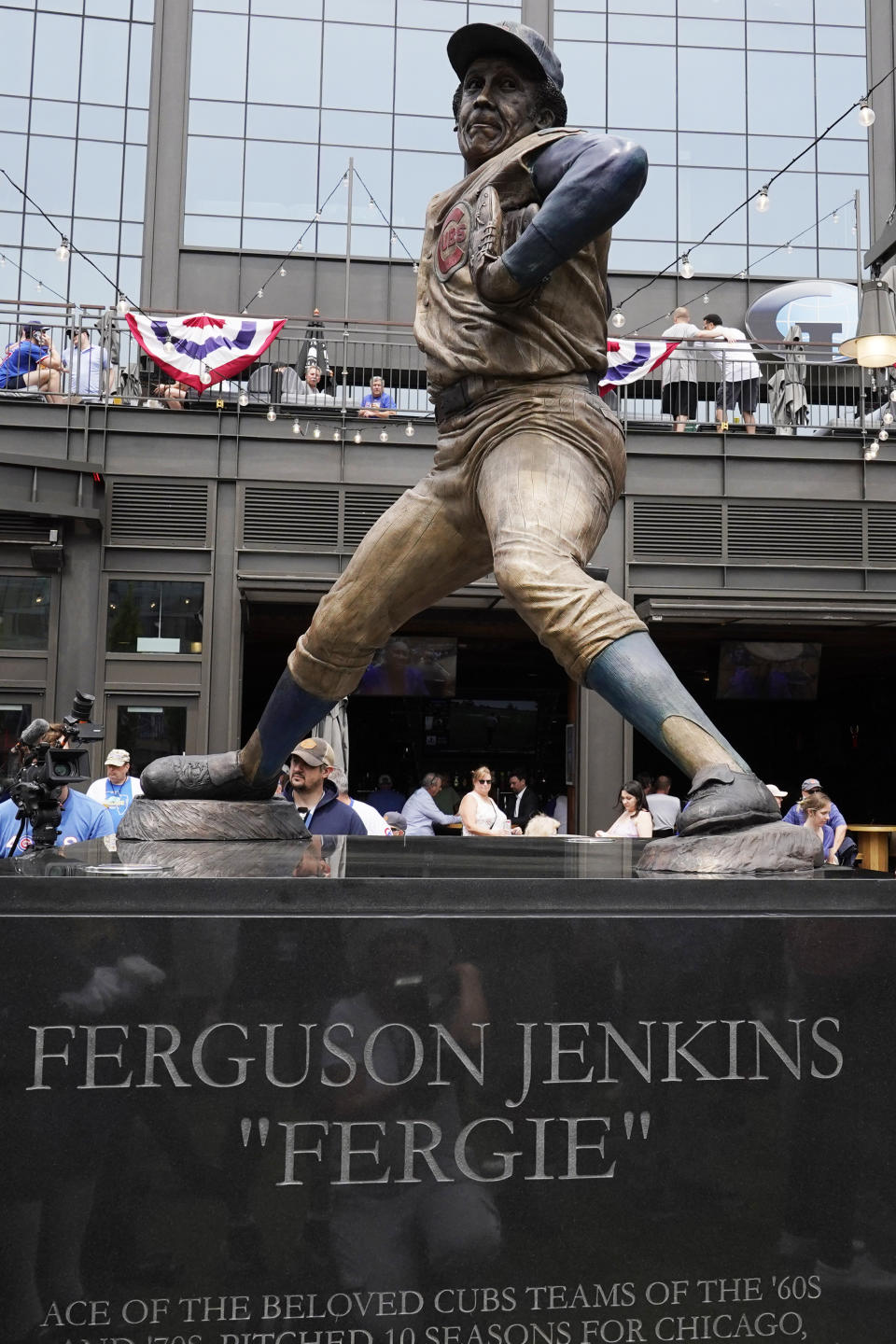 The Chicago Cubs unveiled a statue honoring the former Cubs pitcher, Baseball Hall of Famer Ferguson Jenkins in Chicago, Friday, May 20, 2022, in Chicago. (AP Photo/Nam Y. Huh)