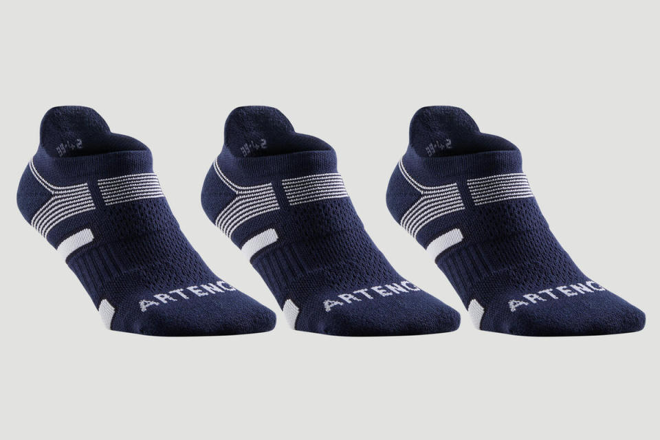 Low Sports Socks RS 560 Tri-Pack - Navy/White. (Photo: Decathlon SG)